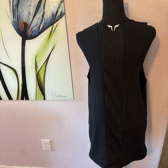 tank top shirt size medium - Picture 3 of 4